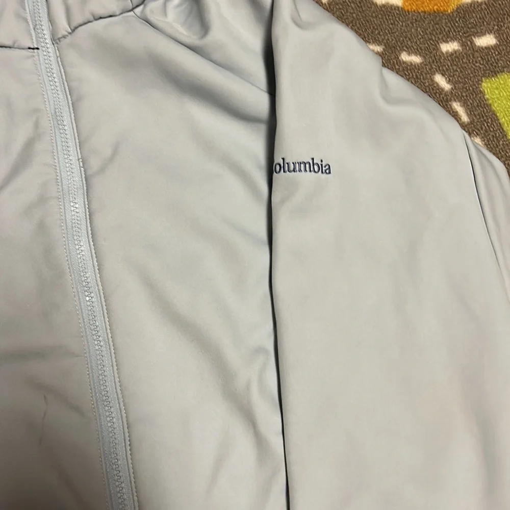 Columbia - Picture 2 of 3